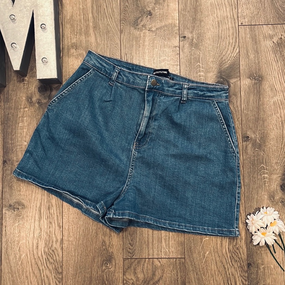 🎀4/$15🎀 PrettyLittleThing Denim Shorts